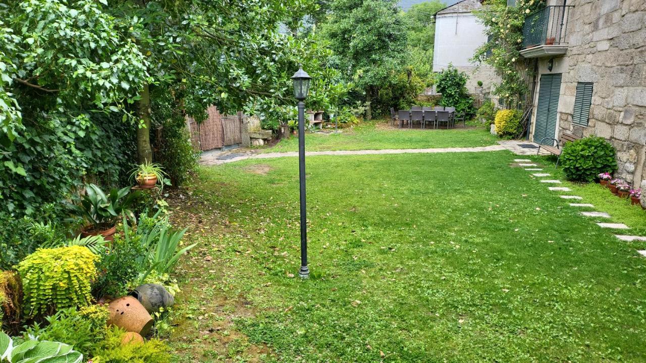 Hostal Conjunto Entre Acebos Sotillo de Sanabria Exterior foto
