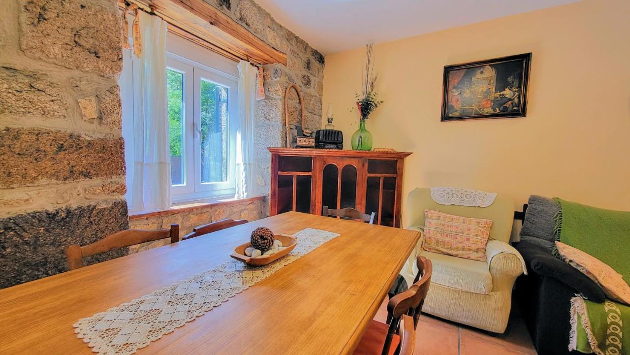 Hostal Conjunto Entre Acebos Sotillo de Sanabria Exterior foto